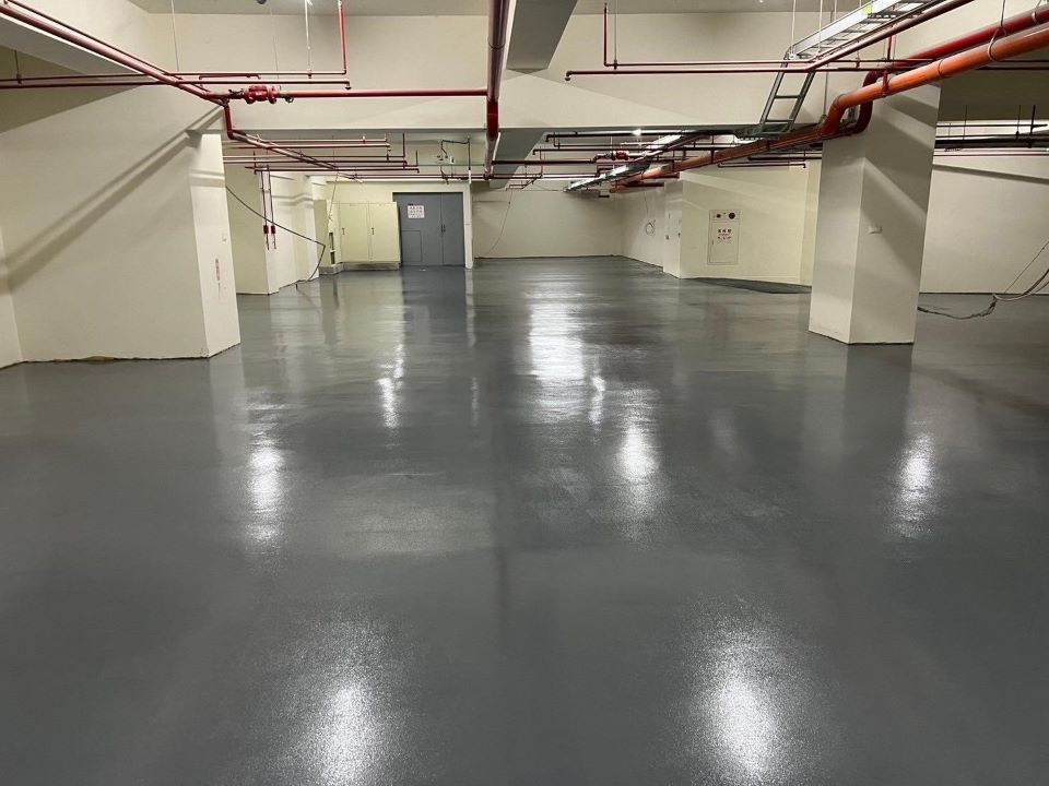 新建大樓 地下室 止滑型EPOXY地坪  數量1600m2